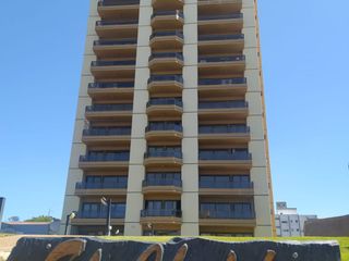 Foto 1 de 3 AMBIENTES EN VENTA - GESELL CENTRO - VISTA AL MAR - COCHERA