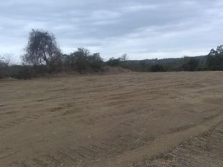 Foto 4 de VENDO LOTE DE TERRENO URBANIZACIÓN LOMAS DEL BOSQUE KM.33 VIA A LA COSTA, PROVINCIA GUAYAS.