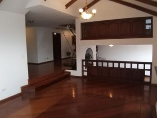 Foto 2 de Venta - Casa - Urbanización El Condado - Norte - Quito