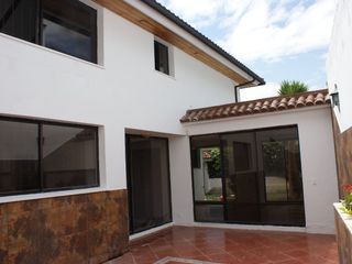 Foto 35 de Venta - Casa - Urbanización El Condado - Norte - Quito