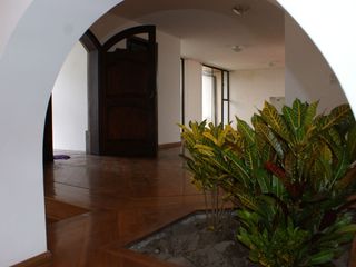 Foto 46 de Venta - Casa - Urbanización El Condado - Norte - Quito
