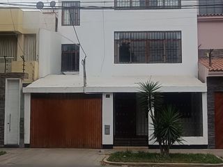 Foto 1 de CASA EN ALQUILER - SAN ISIDRO - ICA - A MEDIA CUADRA DE LA AV. SAN MARTIN - EX SUNAFIL