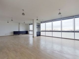 Foto 5 de Oficina en Arriendo en Santa Barbara Uzaque 702