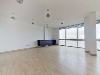 Foto 6 de Oficina en Arriendo en Santa Barbara Uzaque 702