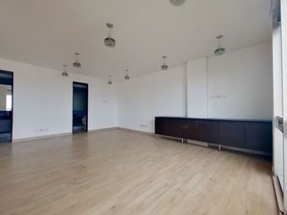 Foto 10 de Oficina en Arriendo en Santa Barbara Uzaque 702