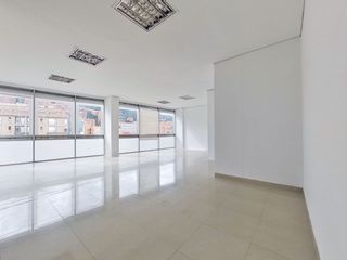 Foto 5 de Oficina en Arriendo en Santa Barbara Uzaque 703