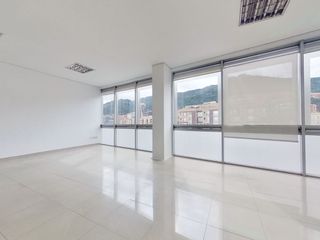 Foto 2 de Oficina en Arriendo en Santa Barbara Uzaque 703