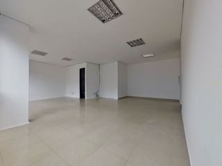 Foto 9 de Oficina en Arriendo en Santa Barbara Uzaque 703
