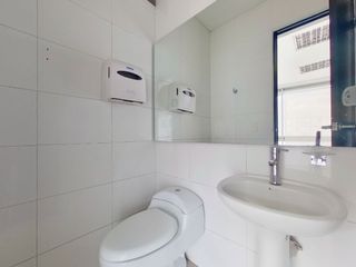 Foto 10 de Oficina en Arriendo en Santa Barbara Uzaque 703