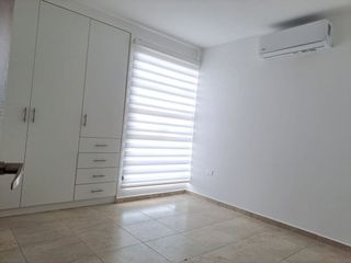 Foto 10 de casa en alquiler ubicada en manta zona sur L/F