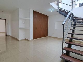 Foto 6 de casa de alquiler en manta ciudad del mar L/F