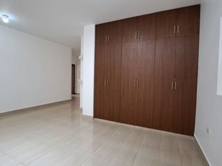 Foto 7 de casa de alquiler en manta ciudad del mar L/F