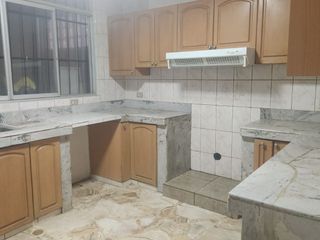 Foto 4 de LINDA CASA 260M2 CERCA AL JOCKEY EN SAN BORJA