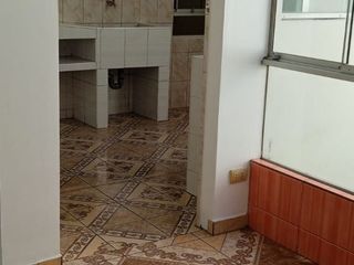 Foto 6 de ALQUILO AMPLIO E ILUMINADO DPTO 3 DORM 2DO PISO PROLG JPRADO ATE