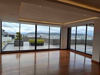 Foto 1 de Penthouse renta 217 m2 3 habitaciones 2 terrazas 212 m2 sector Quito Tenis