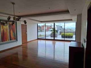 Foto 3 de Penthouse renta 217 m2 3 habitaciones 2 terrazas 212 m2 sector Quito Tenis