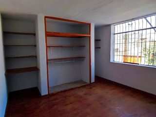 Foto 3 de EN VENTA CASA COSTADO DEL COLEGIO DE CONTADORES  MEDIA CUDRA PLA ESPIRITU SANTO EN TACNA.