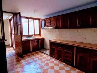 Foto 4 de EN VENTA CASA COSTADO DEL COLEGIO DE CONTADORES  MEDIA CUDRA PLA ESPIRITU SANTO EN TACNA.