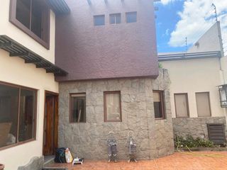 Foto 2 de Elegante villa en venta Urb. Privada sector residencial Gran Aki - Narancay