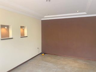 Foto 17 de Elegante villa en venta Urb. Privada sector residencial Gran Aki - Narancay