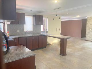Foto 8 de Elegante villa en venta Urb. Privada sector residencial Gran Aki - Narancay