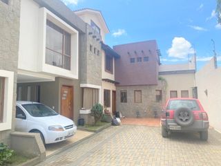 Foto 7 de Elegante villa en venta Urb. Privada sector residencial Gran Aki - Narancay
