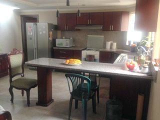 Foto 13 de Elegante villa en venta Urb. Privada sector residencial Gran Aki - Narancay