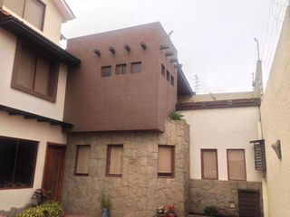 Foto 22 de Elegante villa en venta Urb. Privada sector residencial Gran Aki - Narancay
