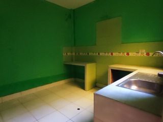 Foto 5 de VENTA DE CASA DE 3 PISOS EN VILLA HEROES DEL CENEPA - CONO SUR