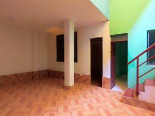 Foto 8 de VENTA DE CASA DE 3 PISOS EN VILLA HEROES DEL CENEPA - CONO SUR