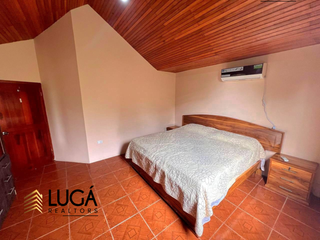 Foto 12 de Casa 5 dormitorios con piscina en venta, sector Paseo Shopping, cerca al Estadio Jocay, Manta, Ecuador