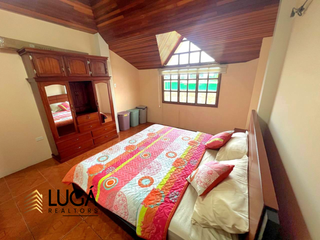 Foto 16 de Casa 5 dormitorios con piscina en venta, sector Paseo Shopping, cerca al Estadio Jocay, Manta, Ecuador