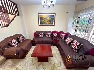 Foto 6 de Casa 5 dormitorios con piscina en venta, sector Paseo Shopping, cerca al Estadio Jocay, Manta, Ecuador