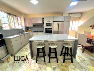 Foto 8 de Casa 5 dormitorios con piscina en venta, sector Paseo Shopping, cerca al Estadio Jocay, Manta, Ecuador