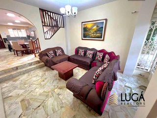 Foto 4 de Casa 5 dormitorios con piscina en venta, sector Paseo Shopping, cerca al Estadio Jocay, Manta, Ecuador