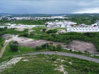 Foto 2 de TERRENO EN VENTA ZONA SUR DE MANTA