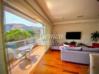 Foto 5 de Ocasión!! VENTA DE MODERNO y AMPLIO DEPARTAMENTO EN SURCO CON DOS ESTACIONAMIENTOS