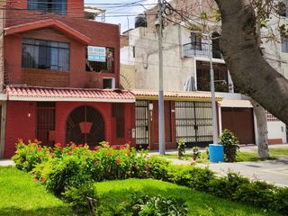 Foto 10 de Remate por viaje: Casa de 3 pisos y departamentos