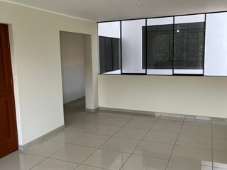 Foto 2 de Amplio y Luminoso de 106 m2 en  2° Piso – 4 Dorm. Excelente Ubicación frente a parque!!