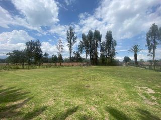 Foto 5 de VENDO HERMOSO TERRENO EN URB PRIVADA PUEMBO (SECTOR COLEGIO AMERICANO, HIGHLANDS)