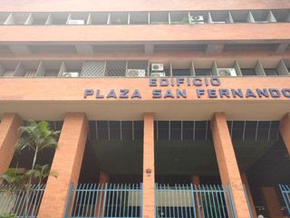 Foto 1 de VENDO OFICINA EN EL EDIFICIO PLAZA SAN FERNANDO CON ÁREA 21M2 CON PARQUEADEROO