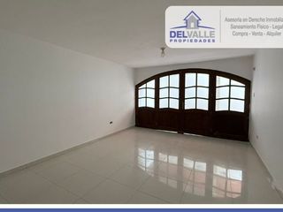 Foto 5 de SE ALQUILA AMPLIA Y BONITA CASA EN URB - MIRAFLORES