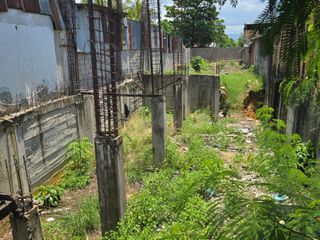 Foto 1 de Terreno de 560 m² cerca a la Av. La Peruanidad. Ideal para negocio, vivienda o proyecto inmobiliario.
