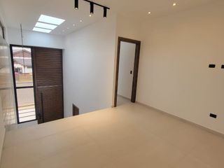 Foto 13 de En venta lujosa y moderna casa en proyecto en Isla Celeste etapa Babor, Samborondon