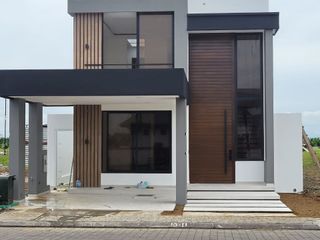 Foto 12 de En venta lujosa y moderna casa en proyecto en Isla Celeste etapa Babor, Samborondon