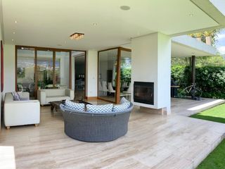 Foto 15 de VENDO HERMOSA CASA EN URB PRIVADA CUMBAYA (Sector La Viña)