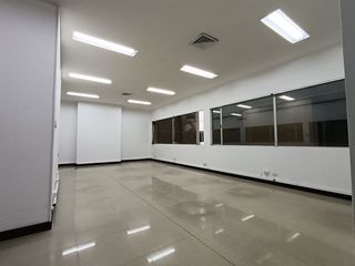 Foto 4 de Magnífica oficina en Centro Empresarial en sector empresarial