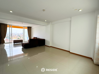 Foto 4 de Departamento triplex de 4 dormitorios en Urb. El Recreo