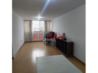 Foto 3 de 1127811 Se Vende Amplio Departamento En El Condominio Torres Vista Sol En Comas