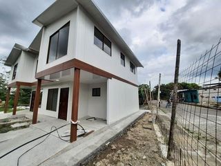 Foto 2 de SE VENDE HERMOSAS CASAS POR ESTRENAR DE DOS PLANTAS DE 85 M2. DE CONSTRUCCIÓN QUININDE – ESMERALDAS – ECUADOR